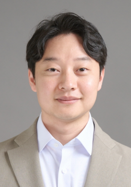 유재용 사진